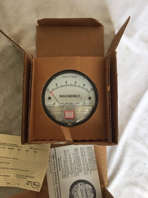 Dwyer Magnehelic Pressure Gauge 2010 - Image 2