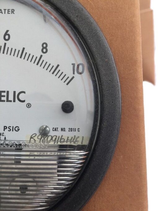 Dwyer Magnehelic Pressure Gauge 2010 - Image 3
