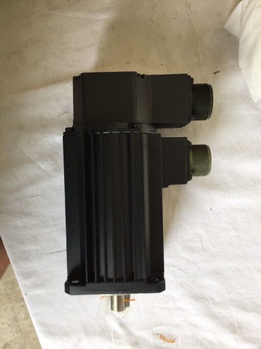 Yaskawa AC Servo Motor USASEM-05AE2K - Image 2