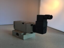 Alternative view of SMC Solenoid Valve VP744