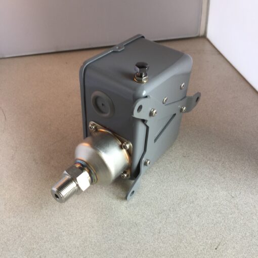 SMC Pressure Switch ISG111-030 - Image 4