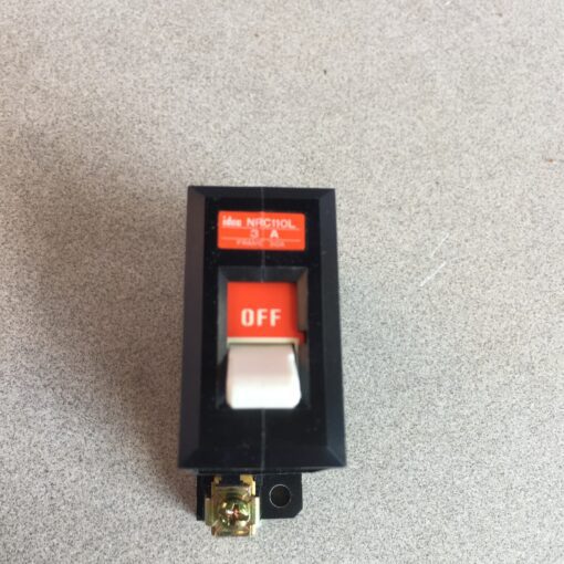 Breaker IDEC Circuit Protector NRC110L-3AAD - Image 3