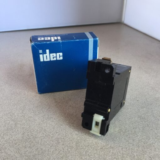 Breaker IDEC Circuit Protector NRC110L-3AAD - Image 4
