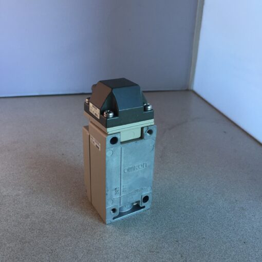 Omron Limit Switch D4A-1101N - Image 3