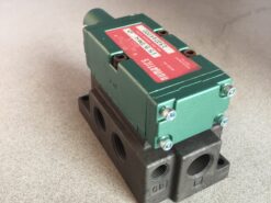 Alternative view of Numatics Valve 153JA4430