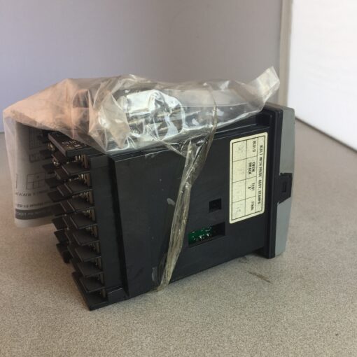 Honeywell Controller DC3200-EE-000R-240-00000-00-0 - Image 2