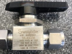 Alternative view of Swagelok SS-43GS6