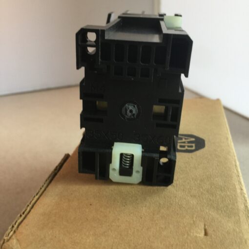 Allen-Bradley Contactor 100-A09NZ24-3 Series B - Image 6