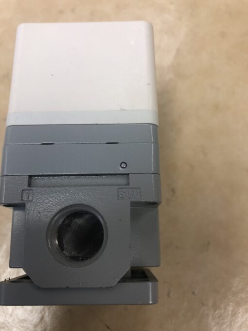 003-001-0183 - Image 3