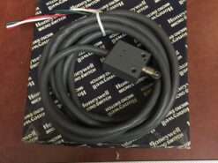 Alternative view of Honeywell Micro Switch	914CE2-9