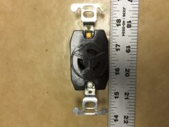 Pass & Seymour Turnlok Single Receptacle 4710