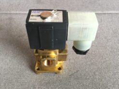 Alternative view of SMC Solenoid Valve VX3244