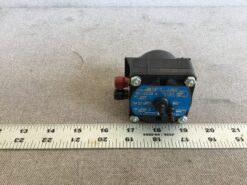 Alternative view of Johnson Controls V-9012-1