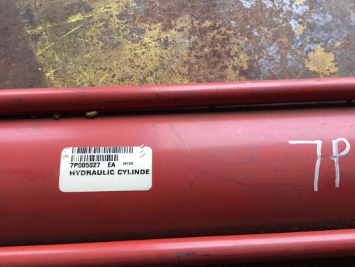 Cross Hydraulic Cylinder 7P005027 - Image 2