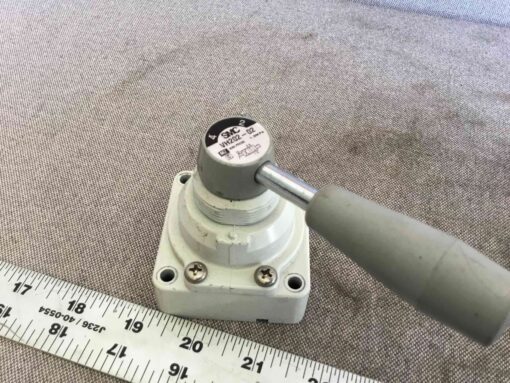 SMC VH202-02 Valve