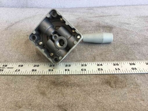SMC VH202-02 Valve - Image 3
