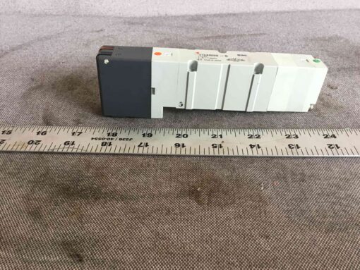 SMC VQ4500-5 Valve - Image 2