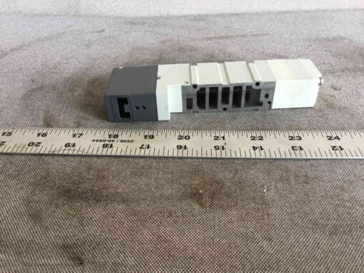 SMC VQ4500-5 Valve - Image 3