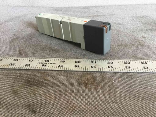 SMC VQ4500-5 Valve - Image 4