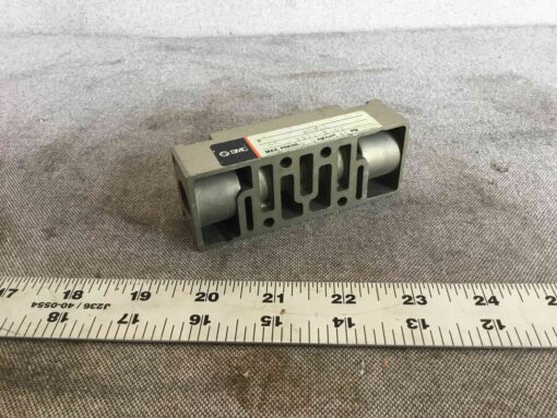 SMC VV71-R-03 Valve - Image 2