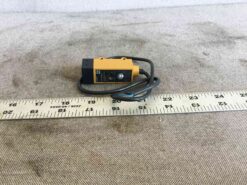 Alternative view of Omron E3S-R2B4 Photoelectric Switch