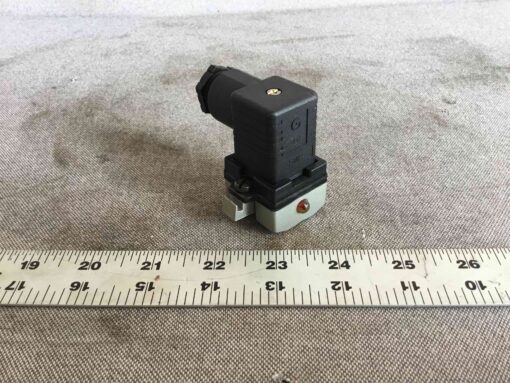SMC D-A44 Valve - Image 3
