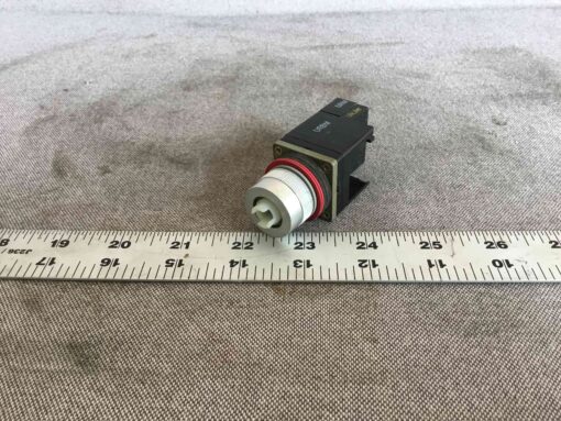 Allen-Bradley 800MR-HX2B Breaker - Image 4