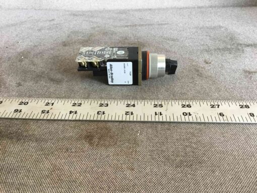Allen-Bradley 800M-XAK Breaker - Image 2