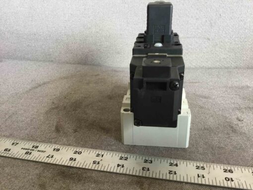 SMC VS7-8-FG-D-3Z Solenoid Valve - Image 3