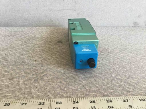 Numatics Solenoid Valve 554BB500MT w/Valve Coil 236-384B - Image 3