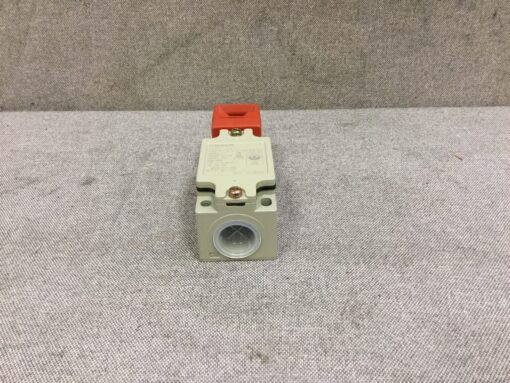 Omron Limit Switch D4B5-35FS - Image 3