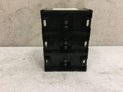 Gould Shawmut Fuse Block 68073 - Image 3