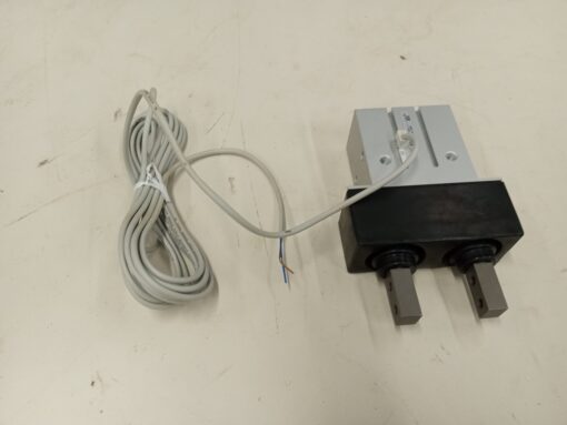 SMC MHKL2-25D Gripper - Image 2