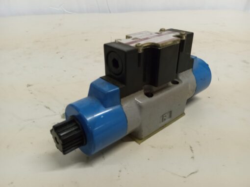 TOYOOKI KOGYO Solenoid Directional Valve HD3-3W-BCA-025A-LYD - Image 2