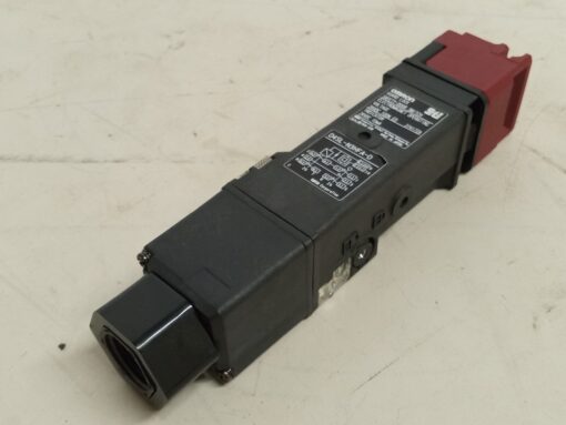 Omron D4Sl-N3Hfa-D Guard Lock Safety-Door Switch - Image 3