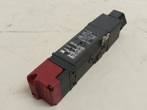 Omron D4Sl-N3Hfa-D Guard Lock Safety-Door Switch - Image 4