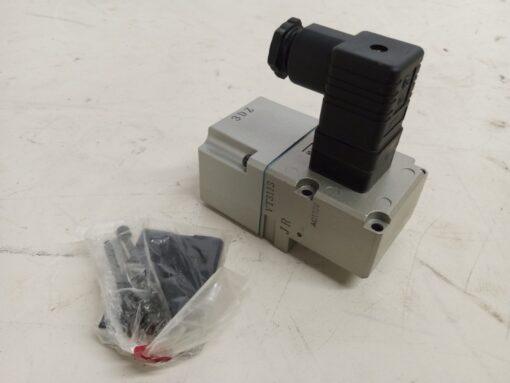 SMC VT3113-003DZ Solenoid Valve - Image 4