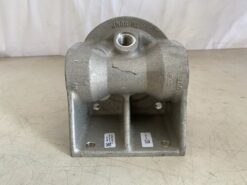 Alternative view of Cummins Lubricating Oil Filter Head 3834123S